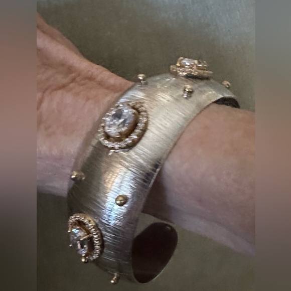 CUSTOM MADE BANGLE WITH SWAROVSKI CRYSTALS - Picture 2 of 5